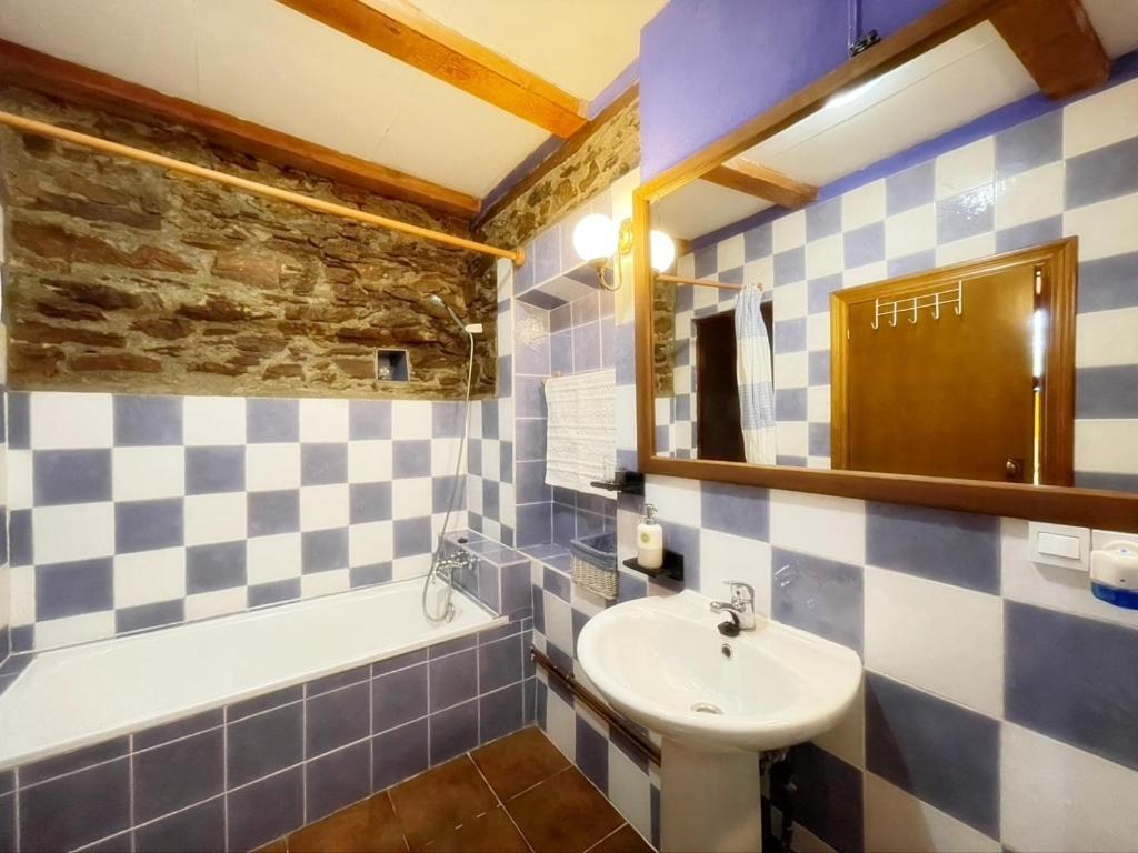 La Asturxana Guest House Malleza Екстериор снимка