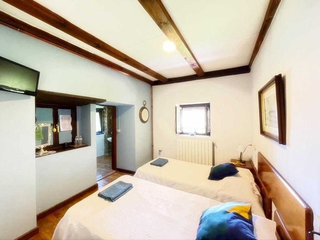 La Asturxana Guest House Malleza Екстериор снимка