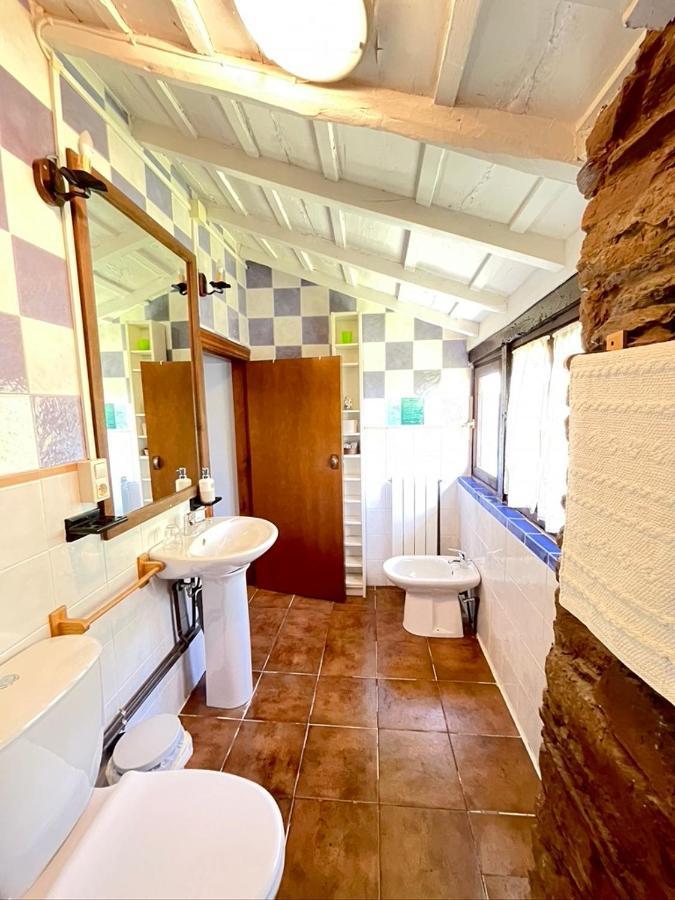 La Asturxana Guest House Malleza Екстериор снимка