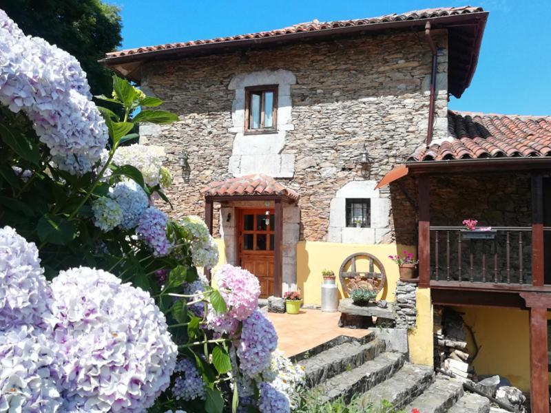 La Asturxana Guest House Malleza Екстериор снимка